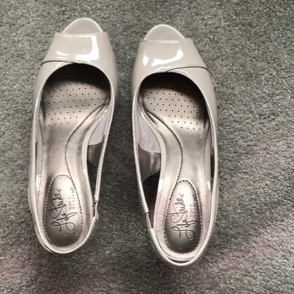 Lifestride Soft System Buff heels Size 8